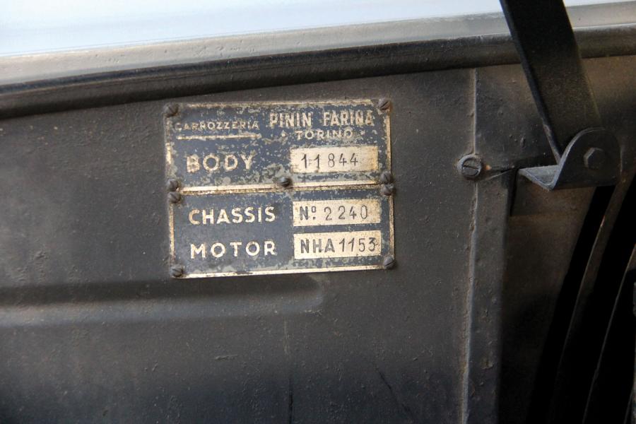  Nash-Healey Convertible 1952 года  (фото 9 из 15)